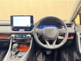 RAV4ならではの見晴らしのよい前方視界で、快適なドライブをお楽しみいただけます。