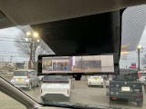 ルームミラーは映像に切り替え可能です!!天気によって使い分けができちゃいます!!