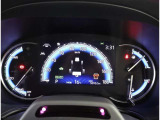 とっても見やすいメーターです。夜間時はラグジュアリーな気分にさせてくれる照明が魅力ですので、夜のドライブも楽しみになりますよ♪