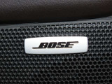 【BOSEサウンドシステム】高性能スピーカーで広がりのある、包み込むような音を体感してください。
