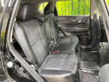 後部座席も気になるようなキズ・汚れやへたり等、大きなダメージはなく、良好な状態です。