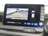 バックをするとき自動でリアの様子が映る『リアカメラ』付き! ナビ画面で確認しながらバックができますから安心ですね。でも、目視も大切ですよ!安全第一でお願いします!