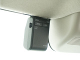 ◆ドライブレコーダー◆映像・音声などを記録する自動車用の装置です。 もしもの事故の際の記録はもちろん、旅行の際の思い出としてドライブの映像を楽しむことができます。
