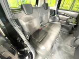 後部座席も気になるようなキズ・汚れやへたり等、大きなダメージはなく、良好な状態です。