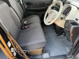 ●ベンチシート● 窮屈さを感じずに、【のびのびと】運転を楽しめます(^^♪