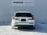 ◆バック/万が一を考え、安全性を重視する方に選ばれているVOLVO車。ドアを開閉するとその重み・厚みに驚くはず