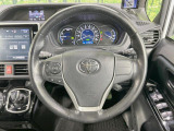 【純正革巻きステアリング】上質な革を使用することで、手にしっかり馴染みとても運転しやすいハンドルです♪
