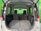 普段のお買い物や通勤、送迎等に十分な荷室スペースを確保しております。セカンドシートを倒すと、大きな荷物の積載も可能です♪