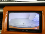 バックガイドモニターで、後方を確認しながら安心して駐車することができます。運転初心者も熟練者も必須の機能ですよ!