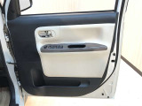 運転席前面ドア部分です♪
