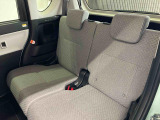 後部座席です。座り心地も足元もゆったり♪♪