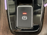 【電動パーキングブレーキ】パーキングブレーキを指先だけで操作可能です!力の弱い人にも安心してブレーキをかけていただけます!