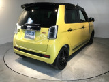 リアはプライバシーガラス付です。見た目もかっこいいですよね。また、太陽光を防ぐので冷房の効きを良くする効果もあるんです。エアコンを控えめにすれば燃費向上も見込めますよ。