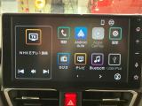 【9インチスマホ連携ディスプレイオーディオ】 対応しているスマホアプリを大画面で使えます!フルセグテレビやラジオの視聴、Bluetooth接続による音楽鑑賞、ハンズフリー通話なども利用可能です。