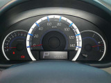 走行距離45590キロです!視認性の高いメーターは燃費計も表示されエコな走りを支援します♪