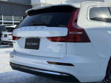 ◆バック/万が一を考え、安全性を重視する方に選ばれているVOLVO車。ドアを開閉するとその重み・厚みに驚くはず