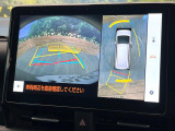 【パノラミックビューモニター】専用のカメラにより、上から見下ろしたような視点で360度クルマの周囲を確認することができます☆死角部分も確認しやすく、狭い場所での切り返しや駐車もスムーズに行えます。