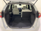リアシートは6:4の分割可倒式で荷物に合わせて積み込み可能です★シートアレンジ次第でさまざまな大きさの荷物の積み込みが可能です♪