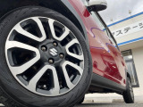 【純正15インチアルミホイール】外観にマッチした純正アルミホイールを装着しております。各種社外アルミホイールや、スタッドレスタイヤも取扱いしております。是非ご相談ください♪