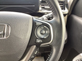 Hondaセンシングの機能のひとつ、アダプティブクルーズコントロール付!アクセルから足を離しても設定したスピードと前車との車間を保ち走行してくれます!車線維持もアシスト☆高速道路で疲労軽減ですね☆