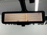 【スマートルームミラー】後部座席の人や荷物や天候の影響を受けず、いつでもクリアな後方視界が確保できます。