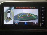 パノラミックビューモニター付きです。車両を上から見た様な映像を画面に表示。運転席からの目視だけでは見にくい、車両周辺の状況をリアルタイムでしっかり確認出来ます。
