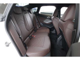 リアシートも広々とご利用頂けます。お車詳細や展示状況はフリーダイヤル(0078-6002-498412)またはBPS城東鶴見06-6933-6600迄お気軽にお問合せ下さい。