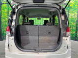 普段のお買い物や通勤、送迎等に十分な荷室スペースを確保しております。セカンドシートを倒すと、大きな荷物の積載も可能です♪