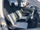 運転席、助手席共に綺麗です!