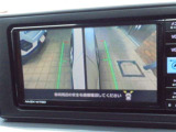 ☆両サイドビューです!左右両サイドに設置されたカメラからの映像を表示し、車両側方の安全確認や狭い小路での接触回避などの操作を補助するモードです。