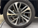 「トヨタ純正アルミホイール」を装着!純正なので車のデザインともマッチしています。高級感やスポーティーさを際立たせてくれます。