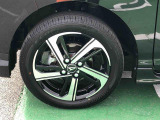 オシャレは足元から。アルミホイールはいてます。