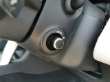 【電動ステアリングコラム   】ステアリング位置を電動でお決めいただけます。
