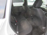 後部座席も乗り心地良好◎掲載後すぐに販売が決まってしまう場合もございますのでご来店前にお電話でご予約を頂ければ幸いです。