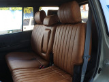 全席にクラシックキャメルシートカバーが装着済みなので、車内も雰囲気良く仕上がってます♪