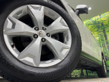 【純正17インチアルミホイール】外観にマッチした純正アルミホイールを装着しております。各種社外アルミホイールや、スタッドレスタイヤも取扱いしております。是非ご相談ください♪