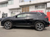 エクストレイル 2.0 20X 4WD 3列車 