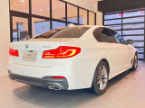 BMWのメカニックによる、100項目の納車前点検エンジン、ミッション、マフラー、電気系統やコンピュータなどを詳細に点検します。交換基準の部品があれば、純正部品を使用し整備した後にお客様にお渡しします。