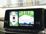【アラウンドビューモニター】専用のカメラにより、上から見下ろしたような視点で360度クルマの周囲を確認することができます☆死角部分も確認しやすく、狭い場所での切り返しや駐車もスムーズに行えます。