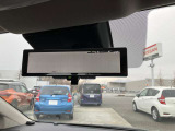 スマートルームミラーは車両後方の状況を映像で映し出します!後席に人が乗っていたり、荷物を積んでいる時にも安心です!