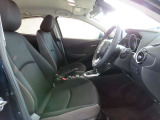 【運転席シート】へたりがちな運転席も大きなへたりがなく、綺麗な状態です。
