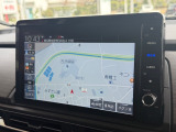 インテリアに馴染む純正ナビがついております。Honda自慢のインターナビは渋滞情報だけでなく天気情報、災害情報、安否情報など多彩な情報をご提供するHonda独自の「通信型ナビ」となっております。