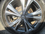 純正アルミホイールのお写真です。オシャレは足元からですね♪