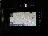 お出掛けの道案内はトヨタ純正メモリーナビにお任せ。