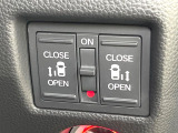【両側パワースライドドア】スマートキーや運転席のスイッチで後席両側スライドドアの開閉が可能♪電動だから力を入れてドアを開ける必要が無く、小さなお子様でも簡単に開け閉めでき快適です♪