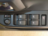 電動格納ミラーあり。駐車の時に便利です。パワーウインドウも付いてます。