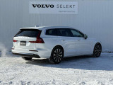 ◆バック/万が一を考え、安全性を重視する方に選ばれているVOLVO車。ドアを開閉するとその重み・厚みに驚くはず
