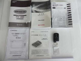 取扱説明書も付属しております。ご購入後は『トヨタの安心感』年式問わずの1年間、距離無制限のロングラン保証が総額表示に含まれてます♪