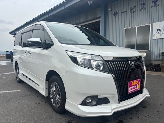 エスクァイア2.0 Gi ブラック テイラード 4WD