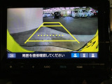 バックモニター付きで、車庫入れやバック時の後方確認をサポート。